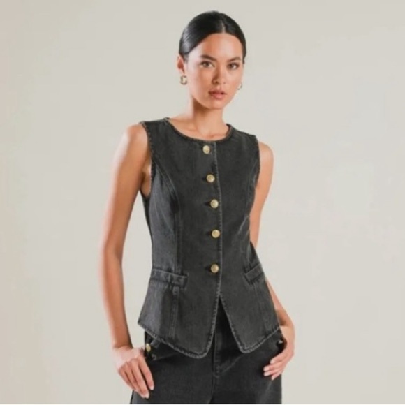 ✨ NEW ✨ Denim Pre-Washed Black w/Gold button detail vest, sizes Sm & Med - Picture 1 of 11